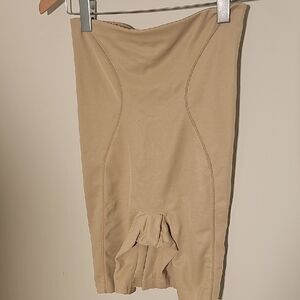Flexees Tan Shapewear Shorts. Excelant Condition. Size Large.